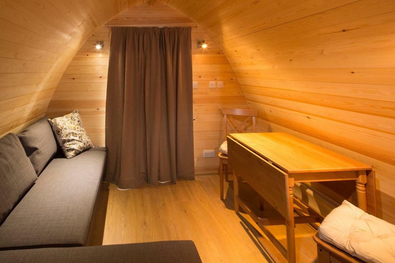Lupin Glamping Pod Hotel Cheltenham Exterior photo